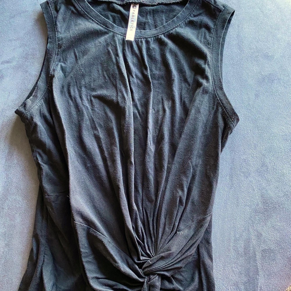 Women’s sleeveless workout tank